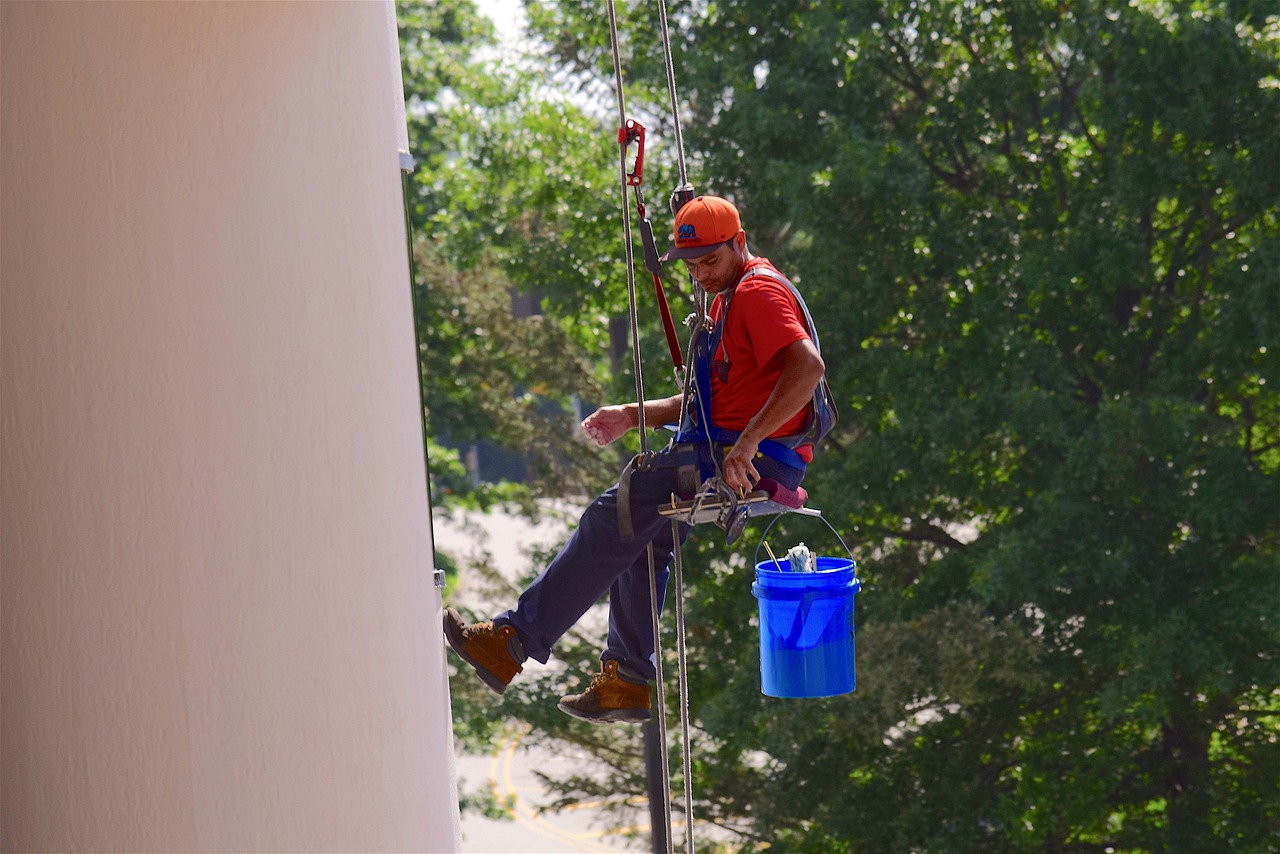 Professional window cleaning with deionized water